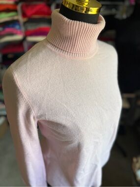 Classic Soft Pink Turtleneck Cashmere Sweater